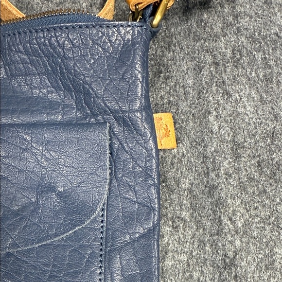 Elegant Navy Leather Crossbody Bag - Picture 6 of 8